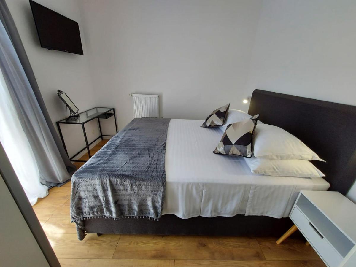 Apartmani Cvita オミシュ エクステリア 写真
