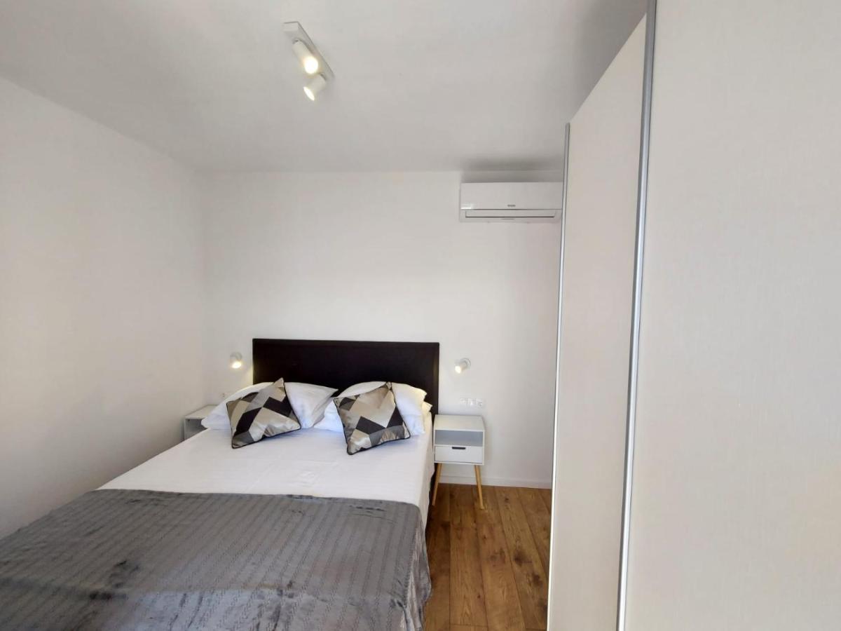 Apartmani Cvita オミシュ エクステリア 写真